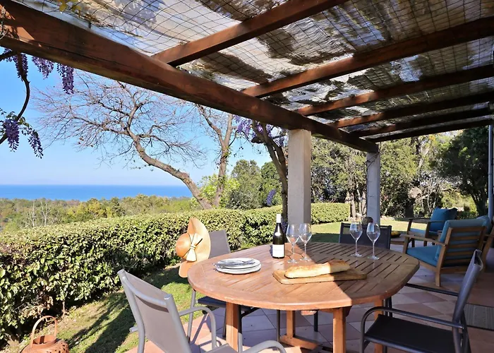 Holiday home Domaine Punta Della Guardia Vue Dans Nature Protegee, A 1,5 Km Cervione